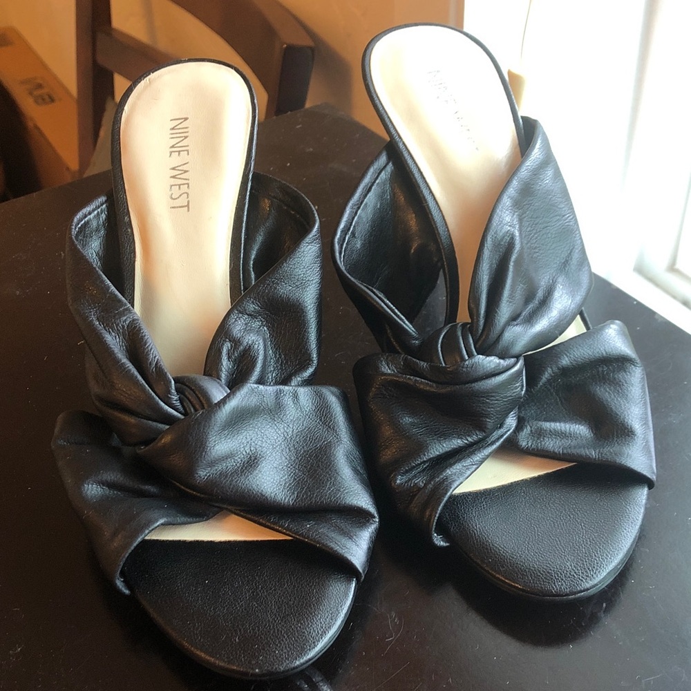 Nine West black leather heels size 8M
